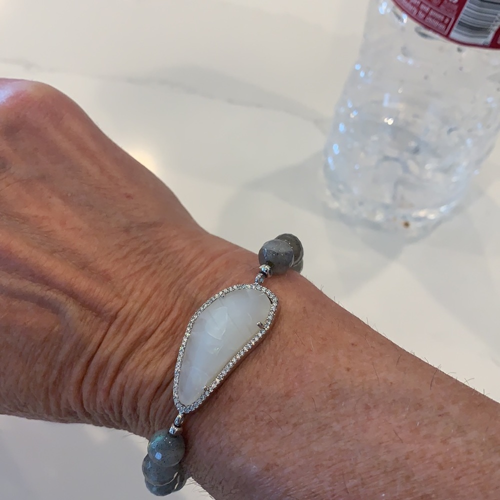 Pretty braclet - Picture 2 of 4